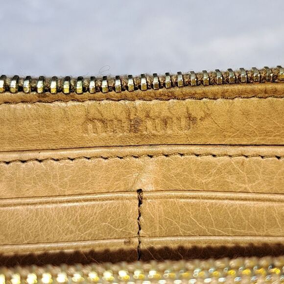 Authentic Miu Miu Matelasse Beige Leather Wallet - Picture 15 of 17